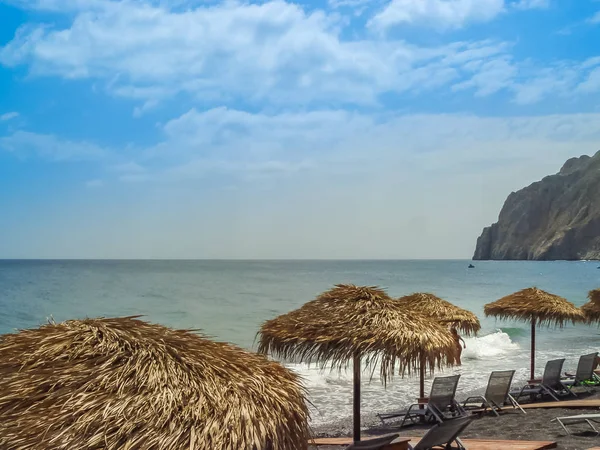 Increíble vista de una playa en la isla de Santorini — Foto de Stock
