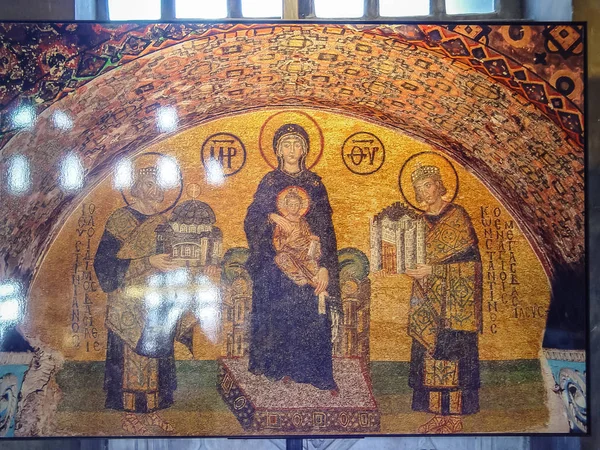 Jungfräuliches Mosaik im Inneren der aya sophia — Stockfoto