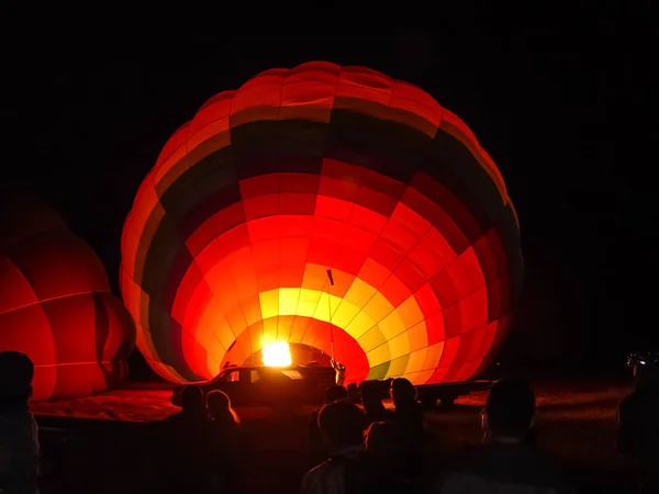 Cappadocia, sıcak hava balonları patlatmak — Stok fotoğraf