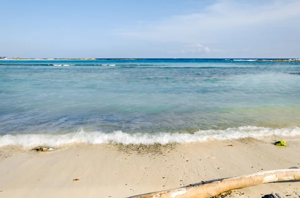 Vista da praia do bebê na ilha de Aruba — Fotografia de Stock