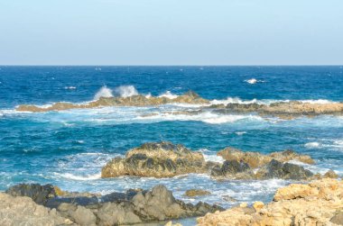Aruba Karayip Denizi sahilinde doğal köprü