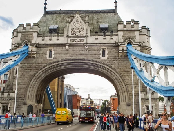 Tower Bridge in London. One of most famous bridges — Stock Photo, Image