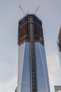 neredeyse bitmiş tek kule Dünya Ticaret Merkezi 