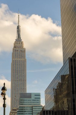 Empire State Binası stree üzerinden