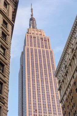 Empire State Binası stree üzerinden