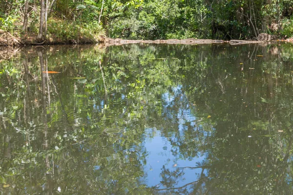 Textur Strand sandige Oberfläche mit Wellen gebildet — Stockfoto