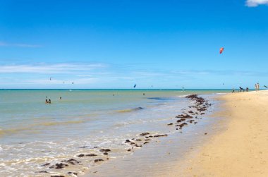 Çoğu uçurtma sörfçü kendi sevilen spor keyfini çıkarın. 