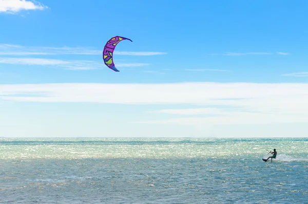 Cumbuco Brasilien Juli 2017 Cumbuco Weißer Sandstrand Mit Vielen Kitesurfern — Stockfoto