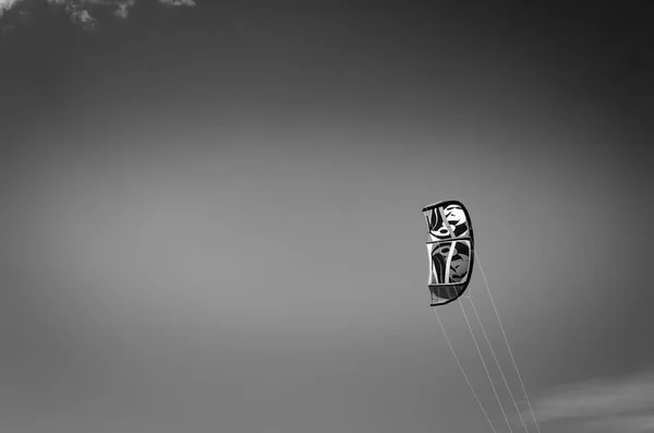 Cumbuco Brasil Jul 2017 Encerramento Kitesurf Sobrevoando Céu Azul Ensolarado — Fotografia de Stock