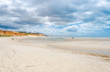Canoa Quebrada, Brezilya, 12 Temmuz 2017: Cliffs at Ceara Canoa quebrada sahilde devlet Brezilya