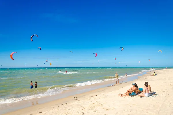 Cumbuco 2017年7月9日 几个风筝在空气中冲浪在 Ceara Cumbuco — 图库照片
