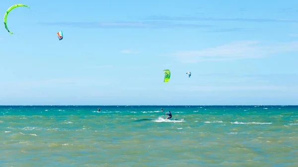 Cumbuco Brasil Julio 2017 Múltiples Deportistas Volando Kite Boarding Junto — Foto de Stock