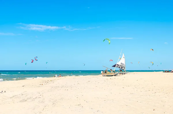 Cumbuco Brazylia Lip 2017 Zaparkowany Jangada Łodzi Piaszczystej Plaży Paradise — Zdjęcie stockowe