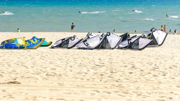 Cumbuco 2017年7月9日 太多的 Kitesurf 板在沙子在 Cumbuco — 图库照片