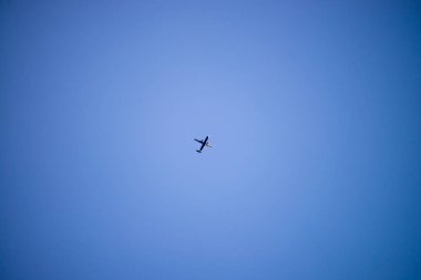 Alt görünümü uçan bir uçağın kadar