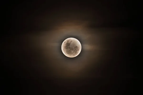 Супер Луна Освещенным Небом Ночью Первый День 2018 Года — стоковое фото
