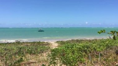 Alagoas, Brezilya 'da Miguel dos Milagres plajında demirli bir tekne