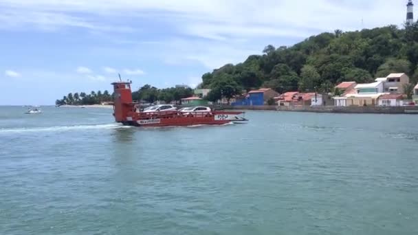 Alagoas Brasil Mar 2020 Barco Balsa Atravessando Canal Levando Muitos — Vídeo de Stock