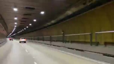 Sao Paulo, Brezilya - 6 Mayıs 2020: Ayrton Senna tünelini çok az araçla geçmek.