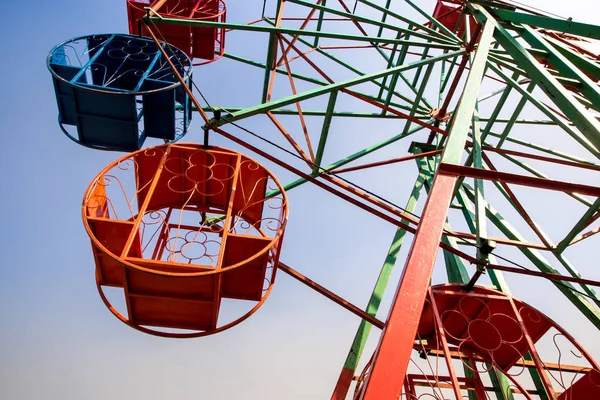 Keranjang baja dan struktur roda Ferris — Stok Foto