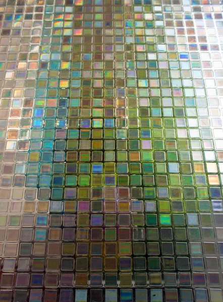 A fényes felület, a mozaik fürdőszoba fal — Stock Fotó
