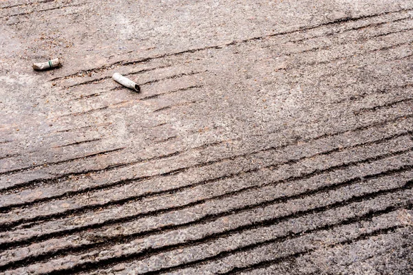 Mozzicone Sigaretta Abbassato Sul Pavimento Cemento — Foto Stock