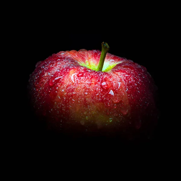 Gros Plan Gouttelettes Eau Sur Une Surface Brillante Pomme Rouge — Photo