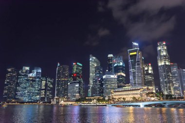 Gece cityscape manzarası fotoğrafı Singapur merkezi iş dağıtım
