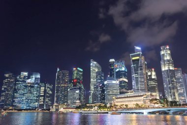 Gece cityscape manzarası fotoğrafı Singapur merkezi iş dağıtım