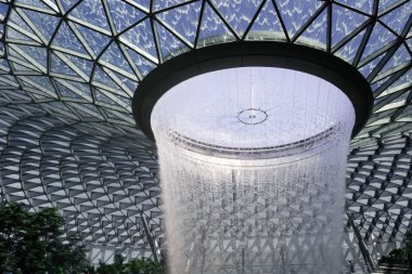 Changi, Singapur - 28 Aralık 2019: Jewe 'e Girdap suyu düştü