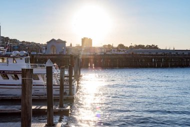 Günbatımı 39. İskelede Embarcadero San Francisco California, ABD, 31 Mart 2020