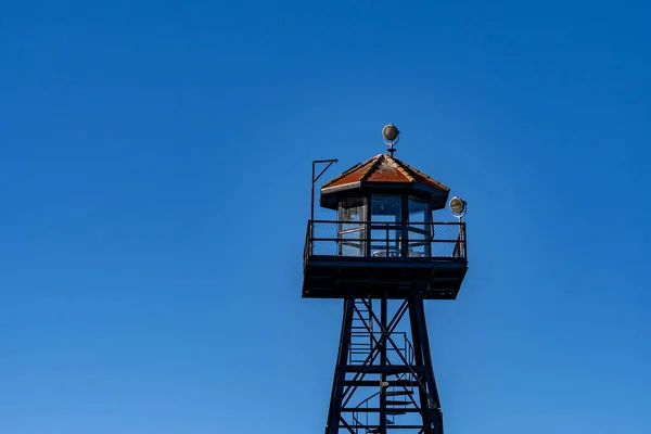 Vězeňská Strážní Věž Alcatraz Přední Nebo Střední Části Ostrova — Stock fotografie