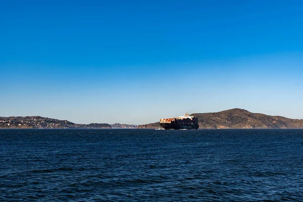 Kontejnerová Loď Při Plavbě Pacifickým Oceánem Poblíž San Francisco Bay — Stock fotografie