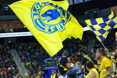 Berlin, Almanya, 04 Ekim 2019: Berlin 'deki Mercedes Benz Arena' da Alba Berlin ve Zenit St Petersburg arasında oynanan Türk Hava Yolları Euroleague maçı sırasında Alba Berlin taraftarları. (Fotoğraf: Michele Morrone)