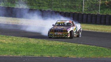 Oschersleben, Almanya, 31 Ağustos 2019: Gerson Junginger Almanya 'daki Drift Kings Uluslararası Serisi sırasında bir Bmw Cabrio kullanıyordu..