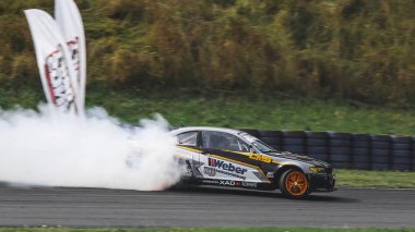Oschersleben, Almanya, 30 Ağustos 2019: Oschersleben'deki Motorsport Arena'da Drift Kings Uluslararası Serisi sırasında yarış pilotu Maxi Grimm Bmw E46 M3 kullanıyor.