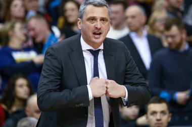 Berlin, Almanya, 18 Aralık 2019: Dejan Radonjiç, Euroleague maçında Fc Bayern Münih teknik direktörü Alba Berlin, Fc Bayern Münih 'e karşı Mercedes