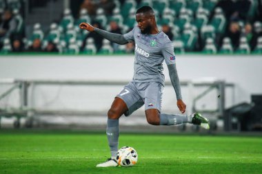 Wolfsburg, Almanya, 12 Aralık 2019: Saint-Etienne takımından Jean-Eudes Aholou, Vfl Wolfsburg ile Wolkswagen Arena 'daki As Saint-Etienne arasındaki Uefa Avrupa Ligi maçı sırasında görev başında.