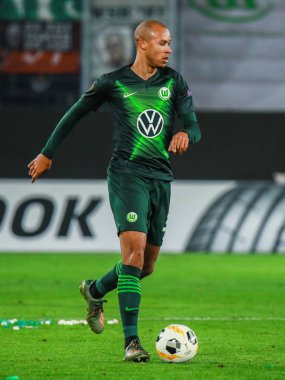 Wolfsburg, Almanya, 12 Aralık 2019: Vfl Wolfsburg 'lu futbolcu Marcel Tisserand, Vfl Wolfsburg ve As Saint-Etienne arasında oynanan Uefa Avrupa Ligi karşılaşması sırasında Wolkswagen Arena, Wolfsburg