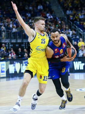Berlin, Almanya, 04 Mart 2020: FC Barcelona Basketbol Ligi 'nden Adam Hanga, Alba Berlin ve FC Barcelona arasında Berlin, Almanya' daki Mercedes Benz Arena 'da oynanan basketbol maçında.
