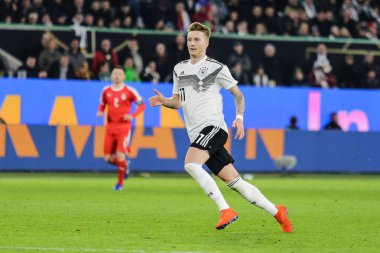 Wolfsburg, Almanya, 20 Mart 2019: Alman futbolcu Marco Reus, Wolfsburg 'daki Volkswagen Arena' da Alman ve Sırp arasında oynanan uluslararası dostluk maçı sırasında görev başında.