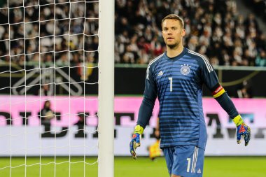 Wolfsburg, Almanya, 20 Mart 2019: Almanya ile Sırbistan arasında Wolfsburg 'da oynanan uluslararası maçta Alman kaleci Manuel Neuer.