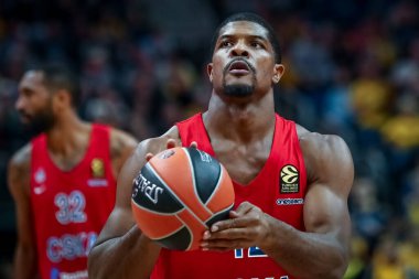 Berlin, Almanya, 25 Ekim 2019: CSKA Moskova 'dan basketbol oyuncusu Kyle Hines EuroLeague basketbol maçı sırasında Berlin, Almanya' da Mercedes Benz Arena 'da CSKA Moskova' ya karşı.
