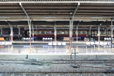 tren istasyonu platformu