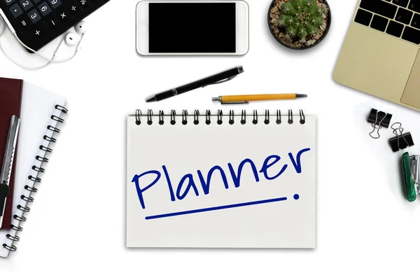 Planner on notepad - White office desk with smartphone with blac — Stock Photo, Image