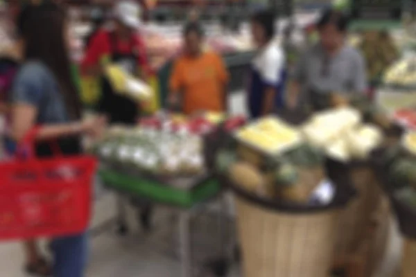 Supermarket kabur abstrak dan toko ritel di pusat perbelanjaan inte — Stok Foto