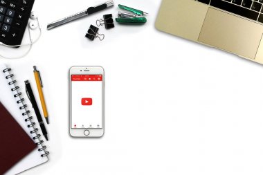 Bangkok, Tayland - 13 Mayıs 2017: Apple iphone ile Youtube uygulaması