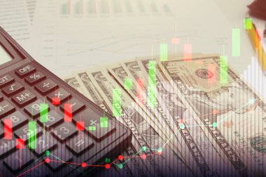 İş hesap makinesi ve kalem ve Doları para çift pozlama 