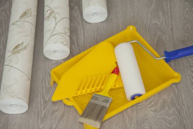 Duvar kağıdı ve tutkal duvar kağıdı için aksesuarlar