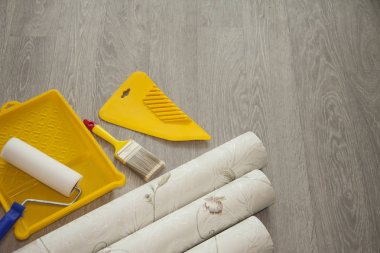 Duvar kağıdı ve tutkal duvar kağıdı için aksesuarlar